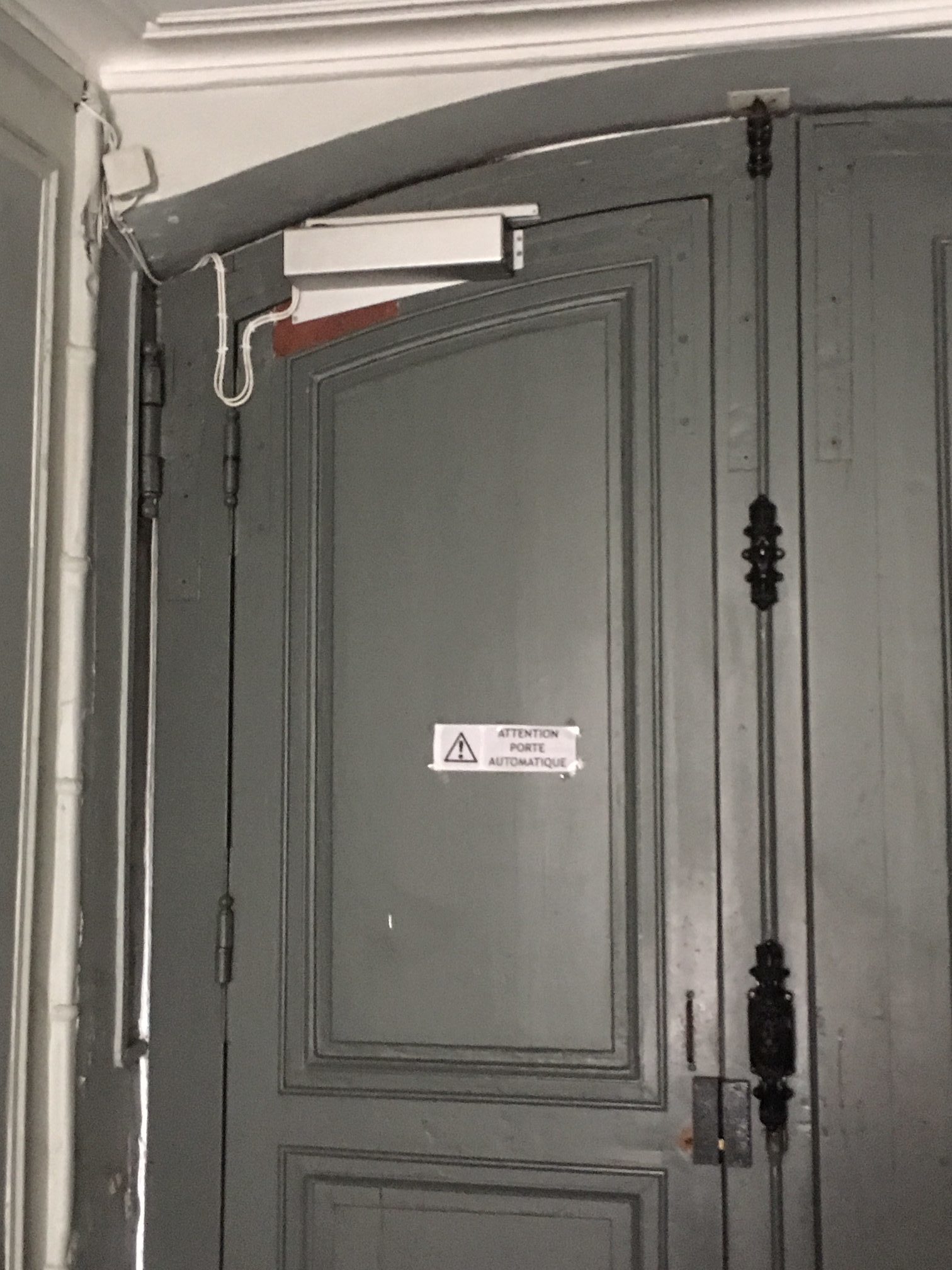 Ouvre porte automatique Serpeo Solutions de Sécurité et de Fermeture